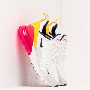 Nike AIR MAX 270 size 9.5
